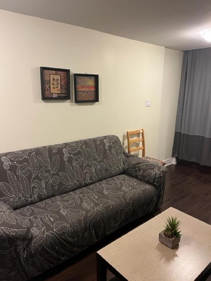 Cozy & Spacious Suite With Private Bathroom Near Toronto Airport ! Mississauga Dış mekan fotoğraf